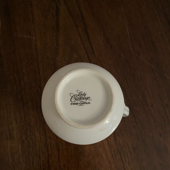 Crown Victoria - Carolyn - Creamer - Picture 5 of 5